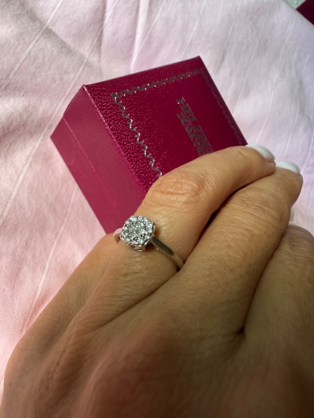 Size 5.5 White Gold / Diamond - Picture 3 of 3